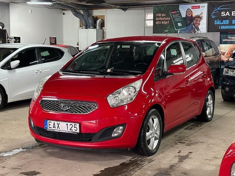 Begagnad Kia Venga Comfort 90 HK (66 kW) 2010 Röd Halvkombi