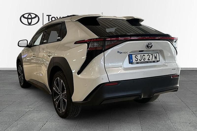Begagnad Toyota bZ4X Executive 161 kW (219 HK) 2022 Vit SUV