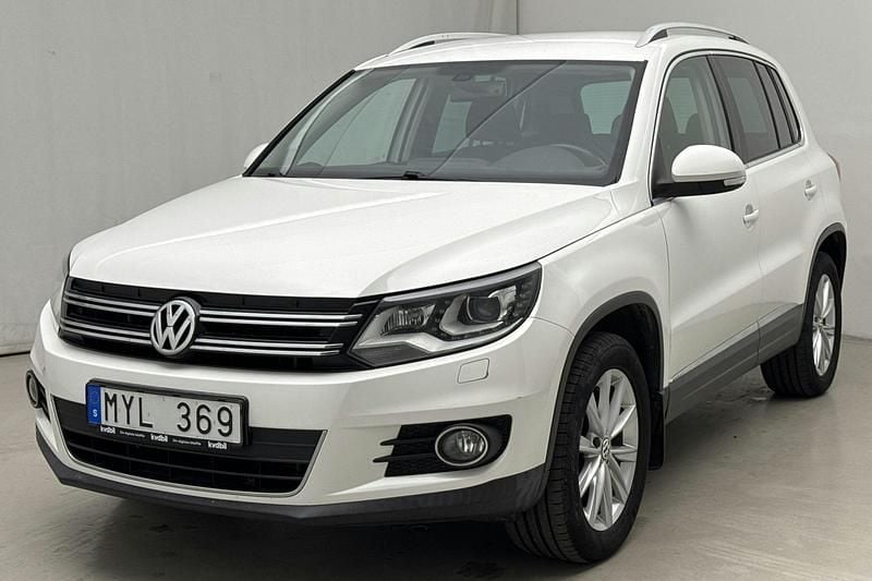 Vit Begagnad 2013 VW Tiguan Sportline SUV | 98 000 kr (Bra pris) - Bild 1/4