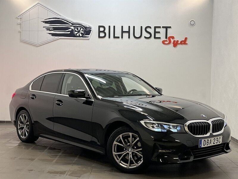 Svart Begagnad 2019 BMW 320 Sport Line Sedan | 278 500 kr (Bra pris) - Bild 1/4