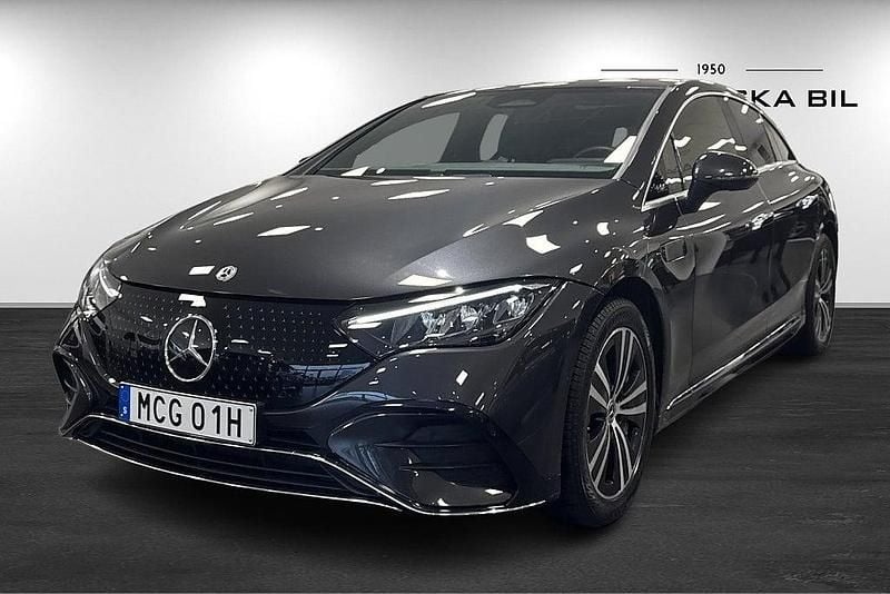 Grå Begagnad 2024 Mercedes EQE350 AMG line Sedan | 549 000 kr (Marknadspris) - Bild 1/3