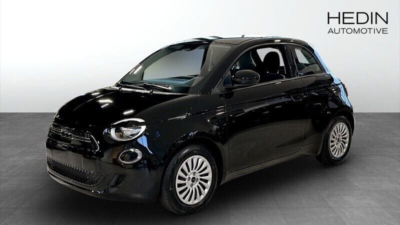 Svart (black) Begagnad 2023 Fiat 500e Halvkombi | 449 900 kr - Bild 1/4