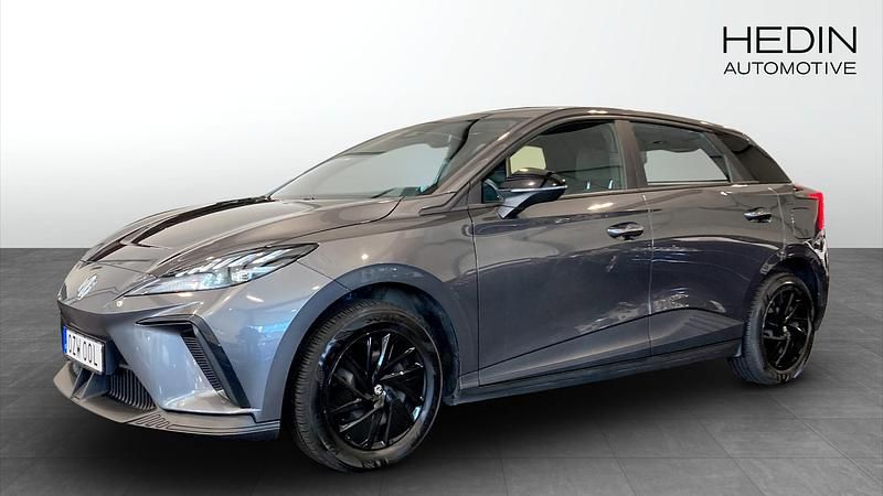 Grå (grey) Begagnad 2023 MG MG4 EV Halvkombi | 249 800 kr - Bild 1/4