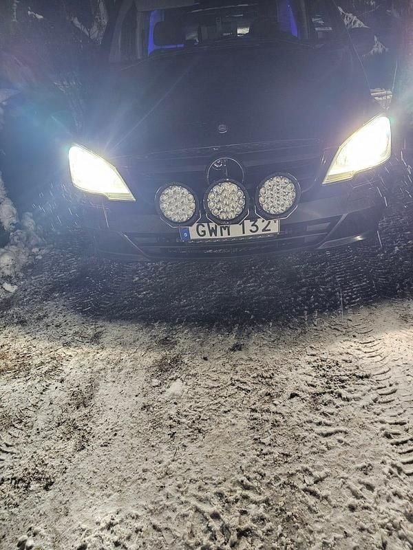 Svart metallic Begagnad 2012 Mercedes Vito Van | 84 000 kr (Bra pris) - Bild 1/4