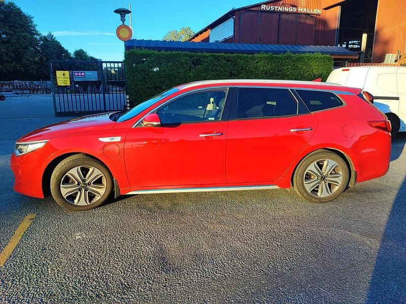 Röd Begagnad 2018 Kia Optima Hybrid Sedan | 169 000 kr (Superpris) - Bild 1/4