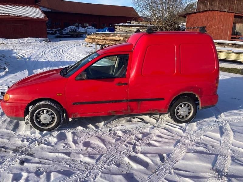 Begagnad VW Caddy 60 HK (44 kW) 2003 Minibuss