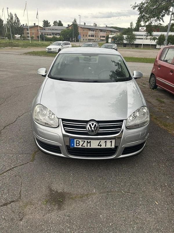 Silver Begagnad 2006 VW Jetta Comfortline Sedan | 55 000 kr (Marknadspris) - Bild 1/4