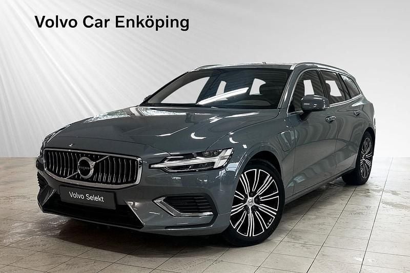 Grå Begagnad 2021 Volvo V60 Inscription Kombi | 344 900 kr (Marknadspris) - Bild 1/3