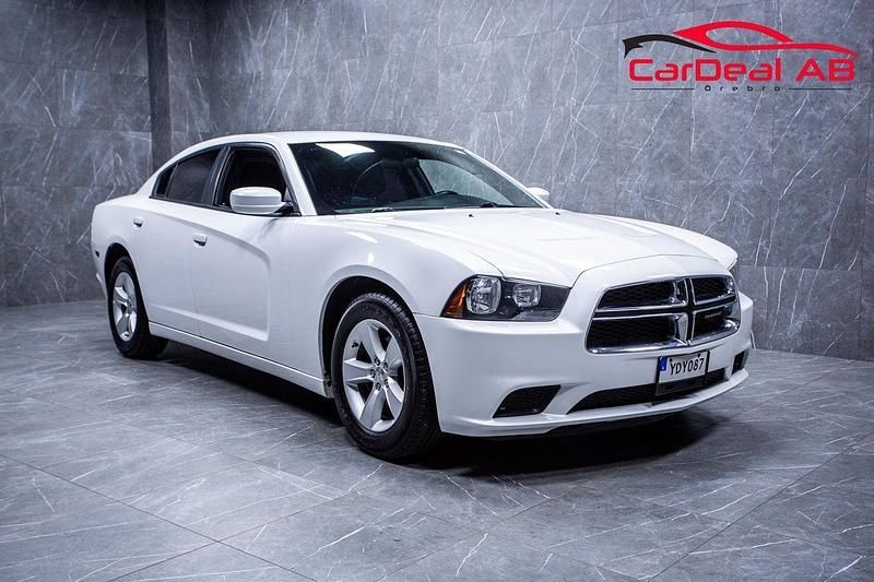 Vit Begagnad 2014 Dodge Charger Sedan | 164 800 kr - Bild 1/4