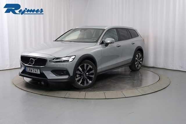 Begagnad 2024 Volvo V60 CC Kombi | 479 900 kr (Dyr) - Bild 1/4
