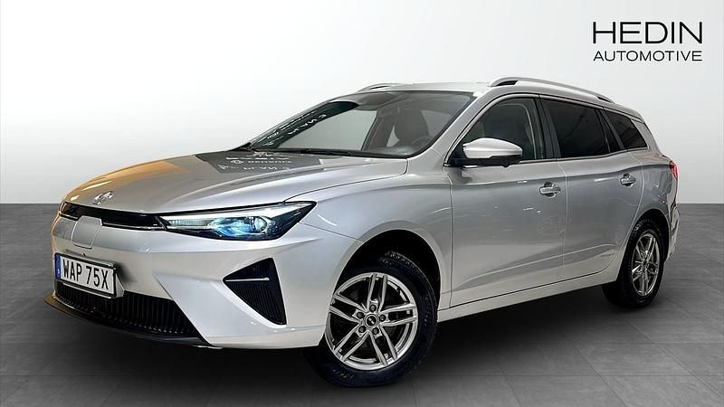 Grå Begagnad 2023 MG MG5 EV Long Range Kombi | 214 900 kr (Marknadspris) - Bild 1/4
