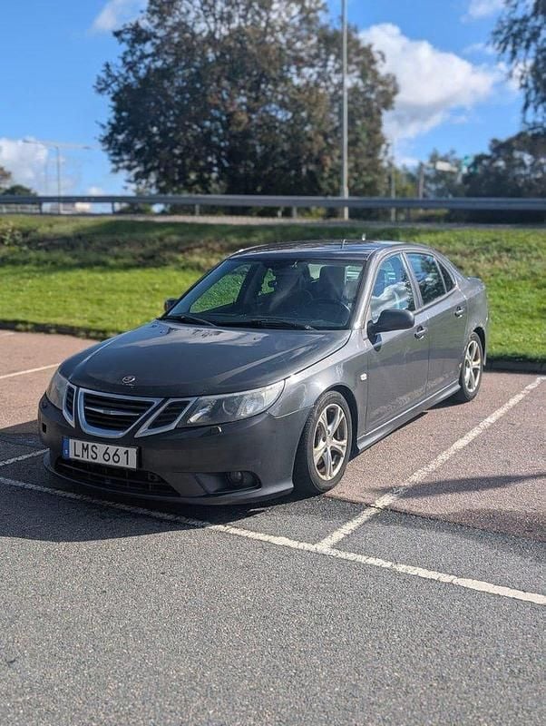 Grå Begagnad 2009 Saab 9-3 Aero Sedan | 34 000 kr (Superpris) - Bild 1/4