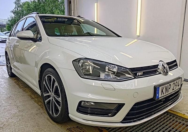 Vit Begagnad 2016 VW Golf VII GT Kombi | 139 000 kr (Marknadspris) - Bild 1/2