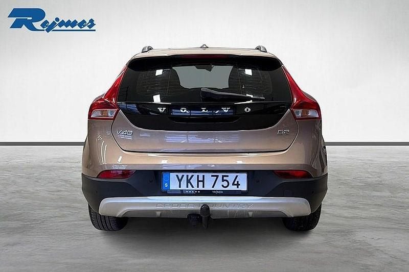 Begagnad Volvo V40 CC Business Edition 120 HK (88 kW) 2017 Raw koppar metallic Kombi