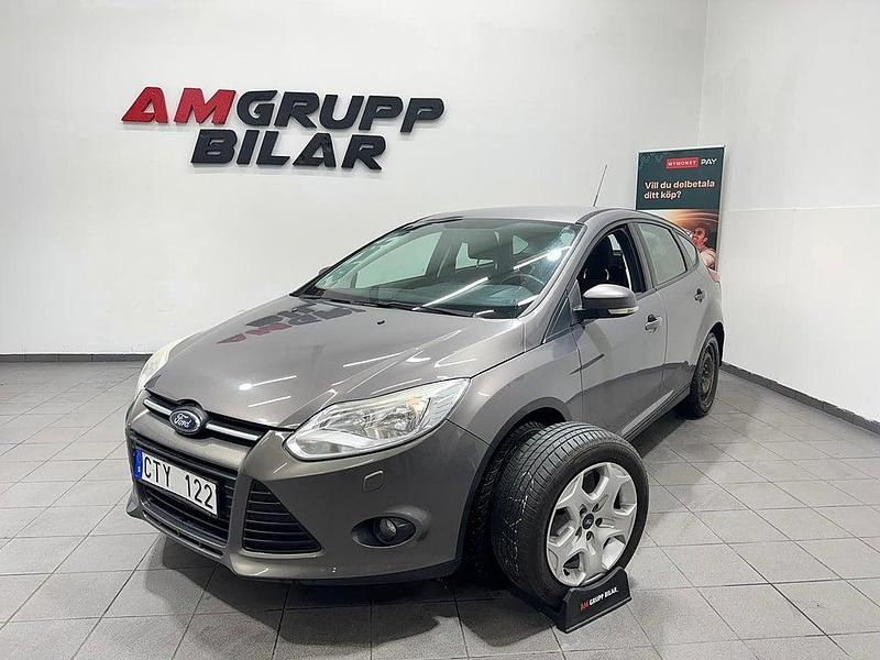 Brun Begagnad 2011 Ford Focus Trend Halvkombi | 54 900 kr (Marknadspris) - Bild 1/4