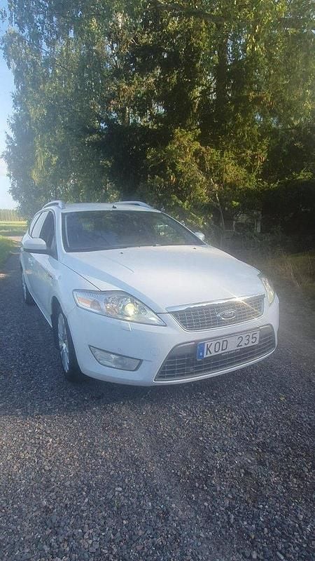 Vit Begagnad 2010 Ford Mondeo Titanium Kombi | 26 000 kr (Superpris) - Bild 1/4