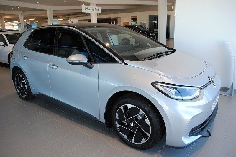 Begagnad VW ID.3 Pro Performance 239 kW (326 HK) 2024 Silver Halvkombi