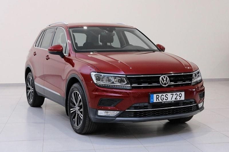 Mörkröd Begagnad 2016 VW Tiguan GT SUV | 199 900 kr (Marknadspris) - Bild 1/4