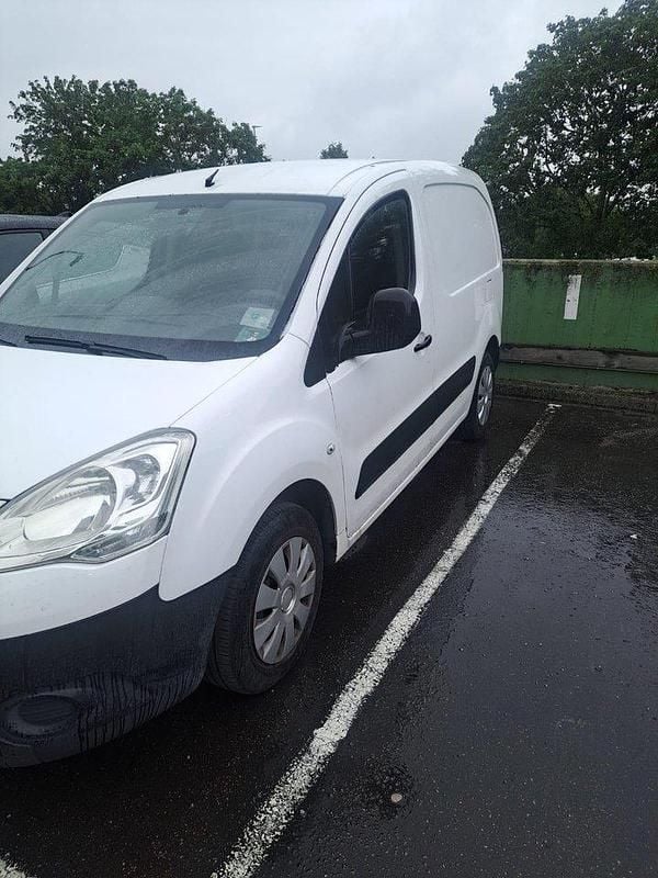 Vit Begagnad 2010 Citroën Berlingo Minibuss | 28 900 kr (Marknadspris) - Bild 1/4