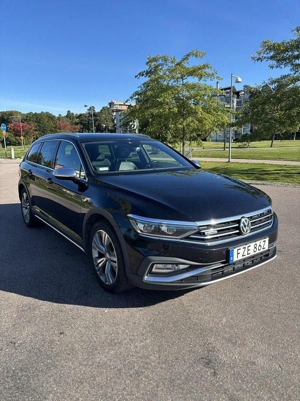 Svart Begagnad 2020 VW Passat Alltrack Kombi | 238 800 kr (Bra pris) - Bild 1/4