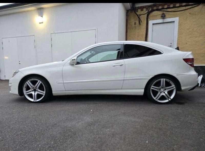 Begagnad 2009 Mercedes CLC180 Halvkombi | 58 000 kr - Bild 1/4