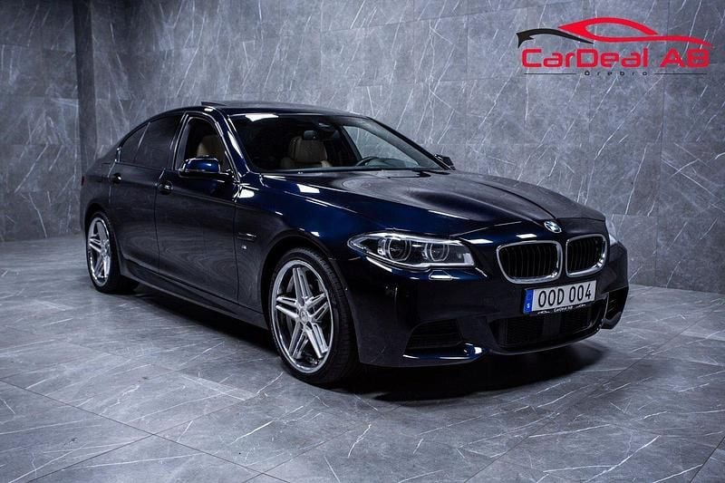 Svart Begagnad 2016 BMW 535 M Sport Sedan | 274 800 kr (Marknadspris) - Bild 1/4