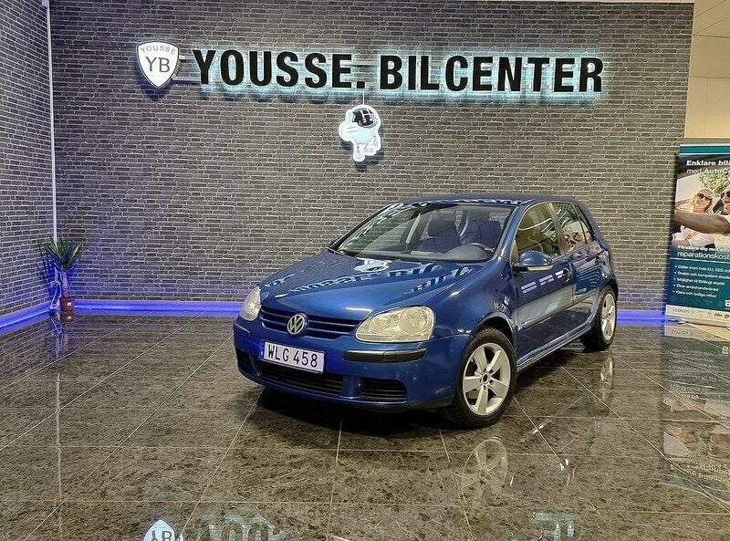 Ljusblå (blå) Begagnad 2004 VW Golf IV Halvkombi | 18 000 kr (Lite dyr) - Bild 1/4