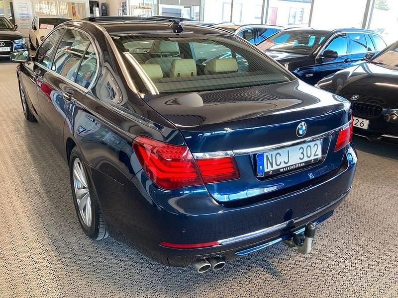 Begagnad BMW 730L Shadowline 258 HK (189 kW) 2012 Blå Sedan