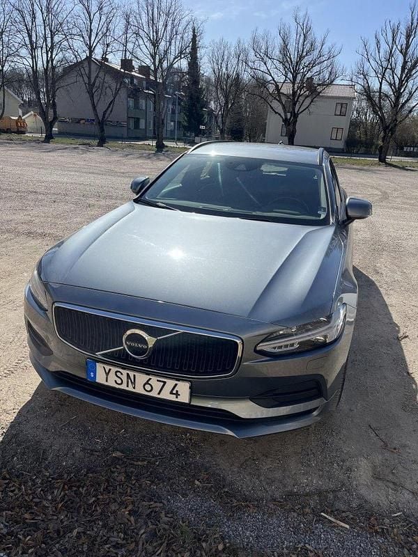 Grå Begagnad 2018 Volvo V90 Kinetic Kombi | 175 000 kr (Marknadspris) - Bild 1/3