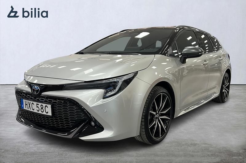 Silver Begagnad 2025 Toyota Corolla Sport Kombi | 379 900 kr (Lite dyr) - Bild 1/3