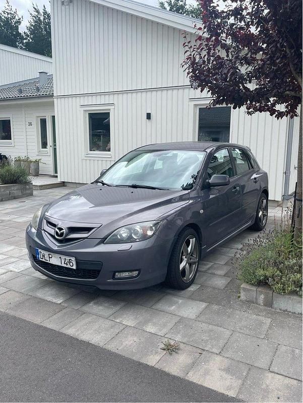 Grå Begagnad 2008 Mazda 3 Halvkombi | 21 000 kr - Bild 1/4