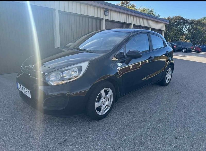 Begagnad 2012 Kia Rio Halvkombi | 59 000 kr (Marknadspris) - Bild 1/4