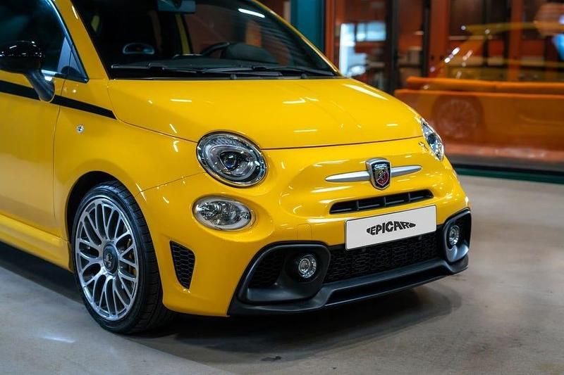 Begagnad Abarth 595 146 HK (107 kW) 2016 Gul Halvkombi
