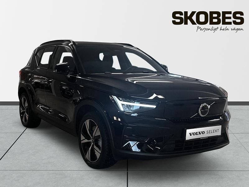 Begagnad Volvo XC40 Single Motor 175 kW (238 HK) 2023 Svart SUV