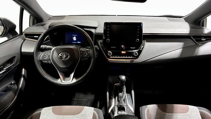 Begagnad Toyota Corolla 122 HK (89 kW) 2019 Grön Kombi
