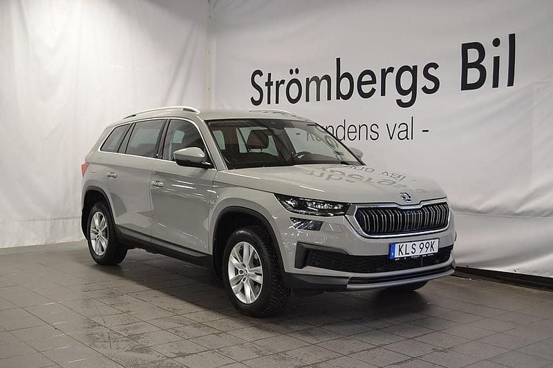 Grå Begagnad 2022 Skoda Kodiaq Style SUV | 349 000 kr (Marknadspris) - Bild 1/4