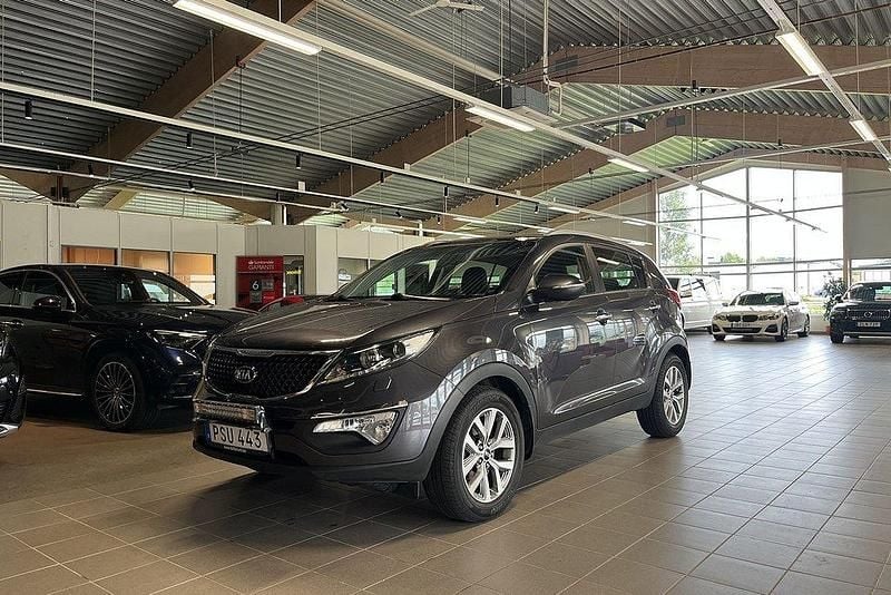 Grå (gråmetallic) Begagnad 2015 Kia Sportage SUV | 129 899 kr (Marknadspris) - Bild 1/4