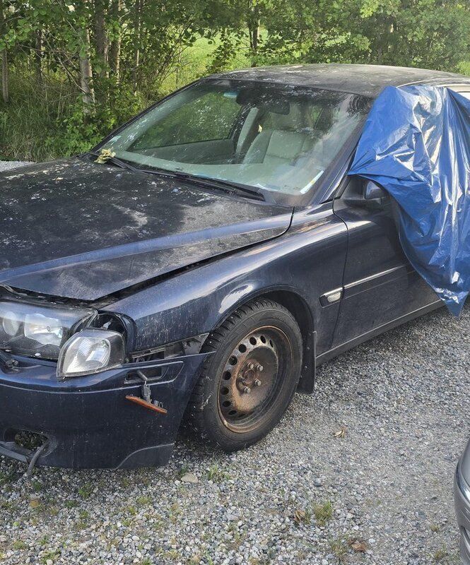 Blå Begagnad 2004 Volvo S80 Business Edition Sedan | 8 000 kr - Bild 1/3