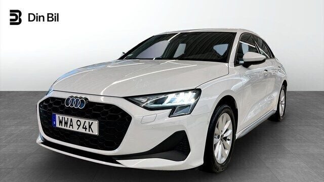 Glaciärvit metallic Begagnad 2024 Audi A3 Proline | 319 000 kr (Dyr) - Bild 1/4