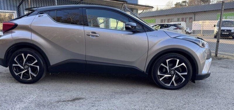 Grå Begagnad 2019 Toyota C-HR Edition SUV | 205 000 kr (Bra pris) - Bild 1/4