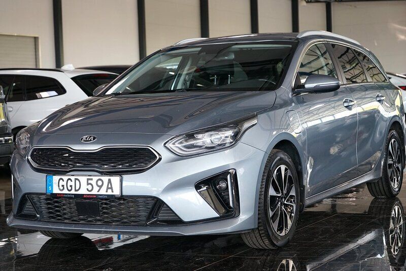 Grå Begagnad 2020 Kia Ceed Sportswagon Kombi | 144 500 kr (Superpris) - Bild 1/4