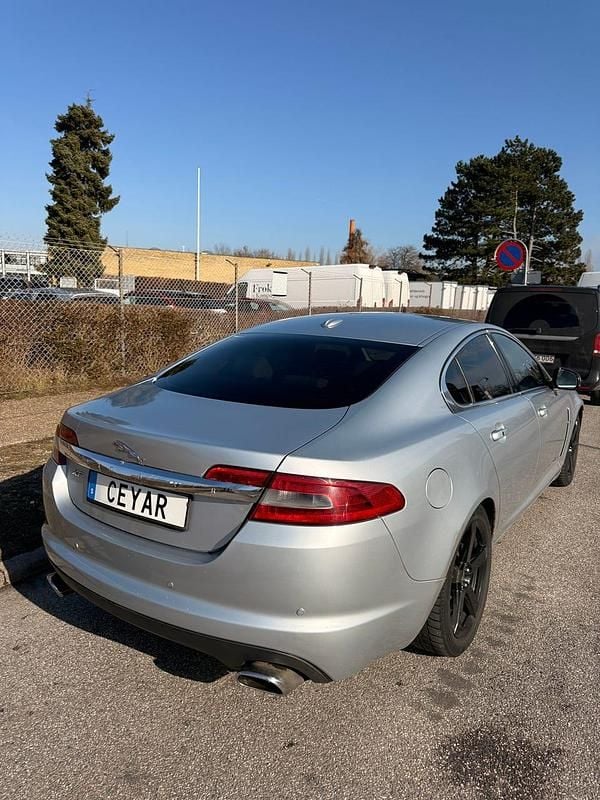 Begagnad Jaguar XF 241 HK (177 kW) 2010 Sedan