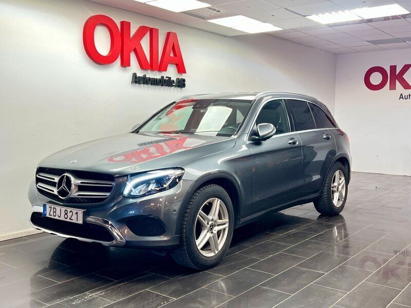 Grå Begagnad 2018 Mercedes GLC220 Exclusive SUV | 249 900 kr (Marknadspris) - Bild 1/4