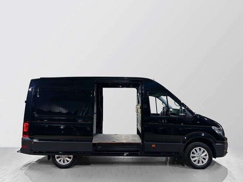 Begagnad VW Crafter 177 HK (130 kW) 2024 Svart (svart metallic) Van