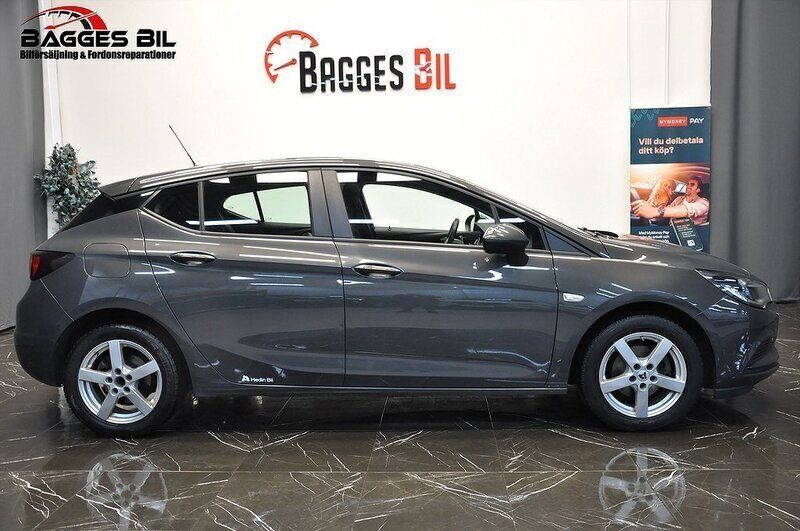 Grå Begagnad 2015 Opel Astra Halvkombi | 85 000 kr (Marknadspris) - Bild 1/4