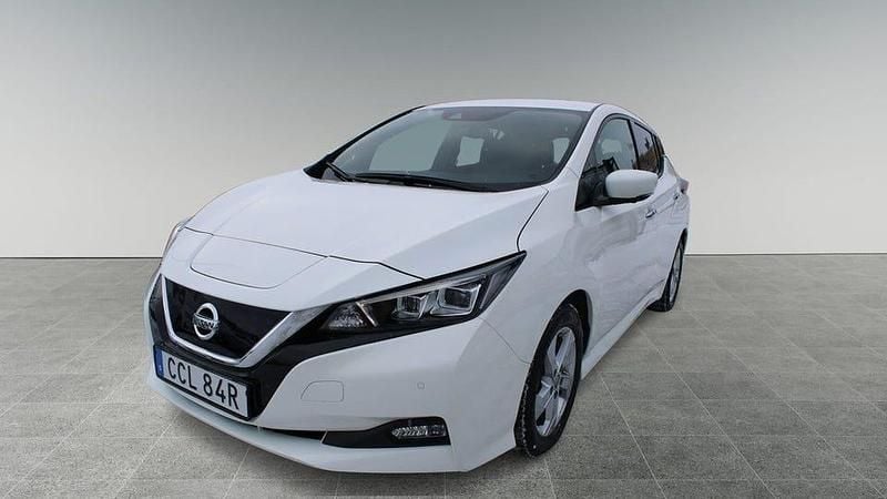 Begagnad Nissan Leaf N-Connecta 110 kW (150 HK) 2021 Vit Halvkombi