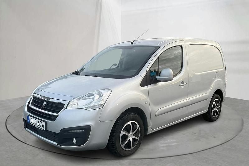 Ljusgrå Begagnad 2016 Peugeot Partner Van | 65 000 kr (Bra pris) - Bild 1/4