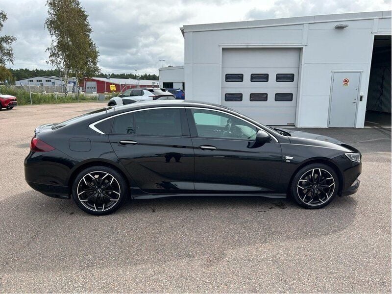 Svart Begagnad 2018 Opel Insignia Business Halvkombi | 185 000 kr (Marknadspris) - Bild 1/4