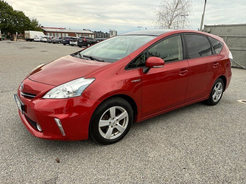 Mörkröd Begagnad 2012 Toyota Prius Halvkombi | 94 900 kr - Bild 1/4