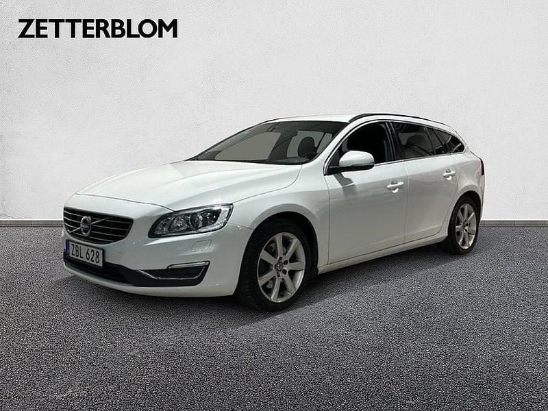 Vit Begagnad 2017 Volvo V60 Momentum Kombi | 179 000 kr (Marknadspris) - Bild 1/4